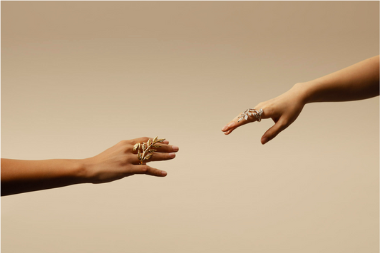 The Sensory Rhythm of Personal Adornment: Le Sable.